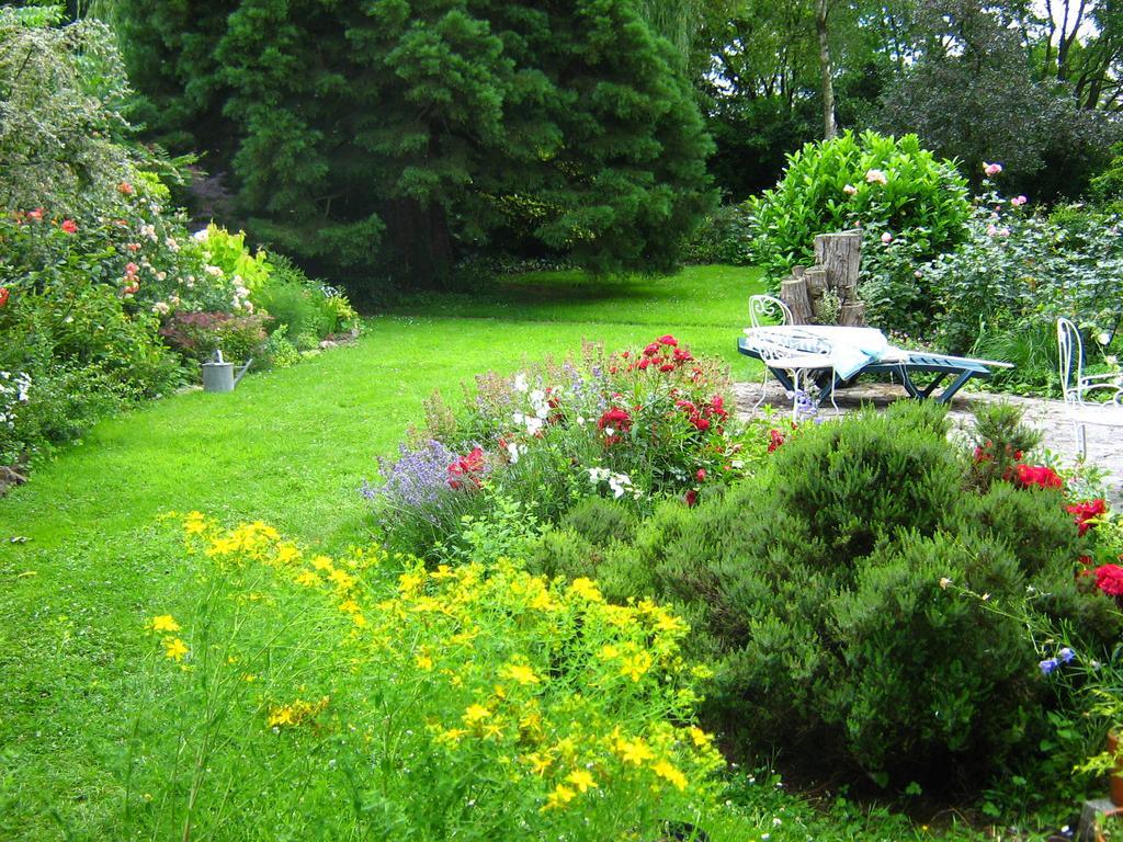 Le Moulin De Fillievres Bed and Breakfast Exteriör bild